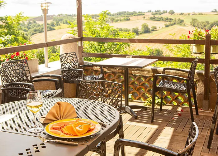 Logis - Le Relais Des Deux Vallees - Et Restaurant מלון Salvagnac