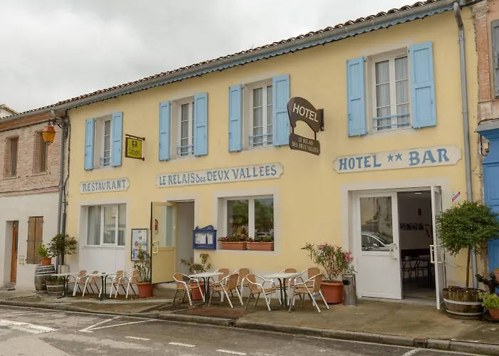 Logis - Le Relais Des Deux Vallees - Et Restaurant מלון