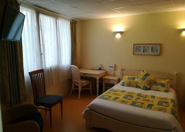 Logis - Le Relais Des Deux Vallees - Et Restaurant