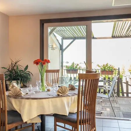 Logis Hotels - Le Relais Des Deux Vallees - Hotel Et Restaurant Hotel