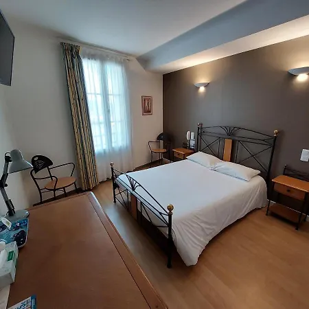 Logis - Le Relais Des Deux Vallees - Et Restaurant