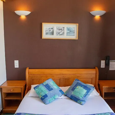 Logis - Le Relais Des Deux Vallees - Et Restaurant Hotel 2*