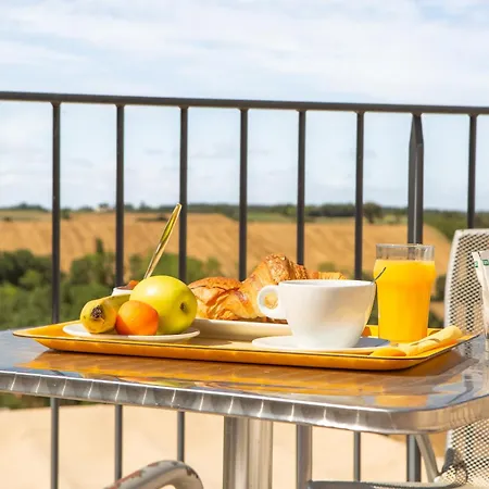 Hotel Logis - Le Relais Des Deux Vallees - Et Restaurant