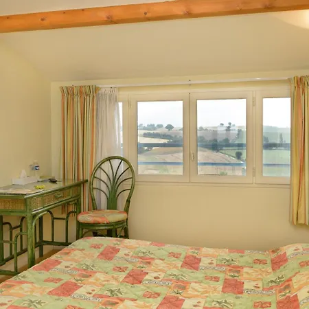 Logis Hotels - Le Relais Des Deux Vallees - Hotel Et Restaurant 2* Salvagnac