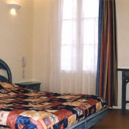 Logis - Le Relais Des Deux Vallees - Et Restaurant