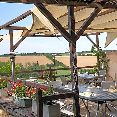 ホテル Logis - Le Relais Des Deux Vallees - Et Restaurant
