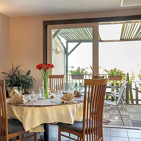 Logis - Le Relais Des Deux Vallees - Et Restaurant 2*