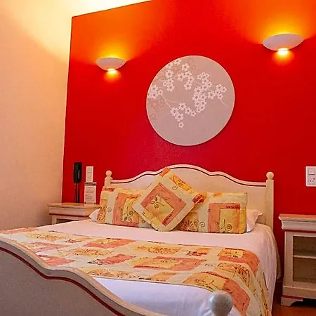 Logis - Le Relais Des Deux Vallees - Et Restaurant ホテル 2*