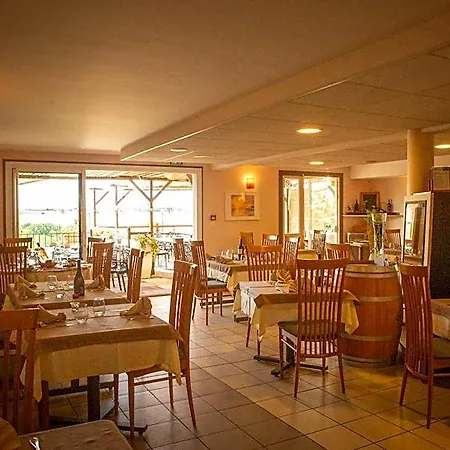 ホテル Logis - Le Relais Des Deux Vallees - Et Restaurant