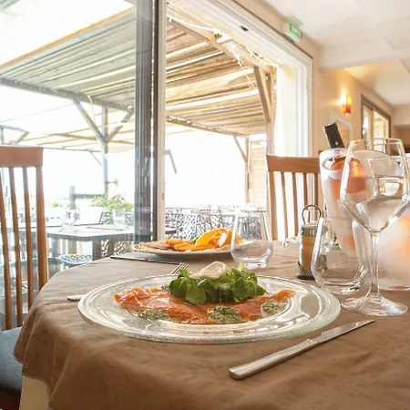 Logis Hotels - Le Relais Des Deux Vallees - Hotel Et Restaurant Salvagnac