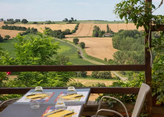 Logis - Le Relais Des Deux Vallees - Et Restaurant 2* Salvagnac