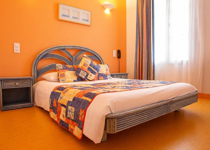 Logis - Le Relais Des Deux Vallees - Et Restaurant 2* Salvagnac