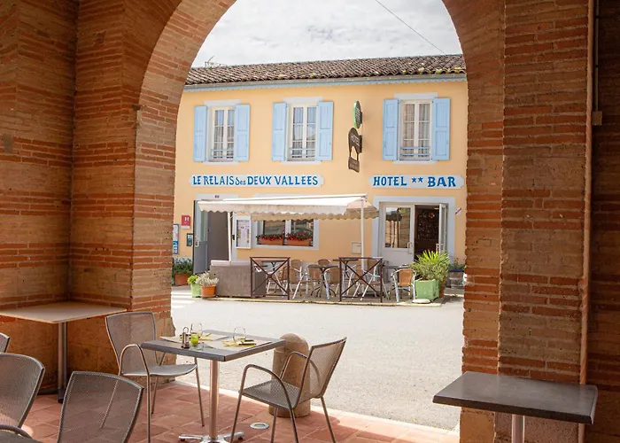 Logis - Le Relais Des Deux Vallees - Et Restaurant