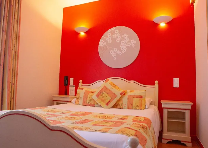 Logis - Le Relais Des Deux Vallees - Et Restaurant Hotel 2*