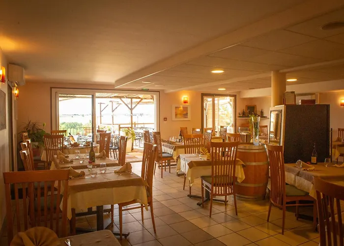 Logis - Le Relais Des Deux Vallees - Et Restaurant