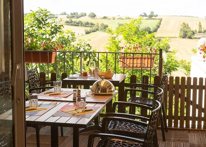 Logis - Le Relais Des Deux Vallees - Et Restaurant Hotel