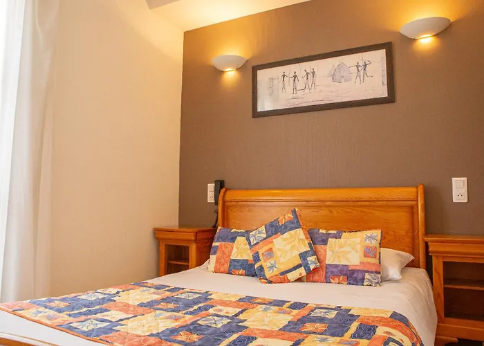 Hotel Logis - Le Relais Des Deux Vallees - Et Restaurant 2*