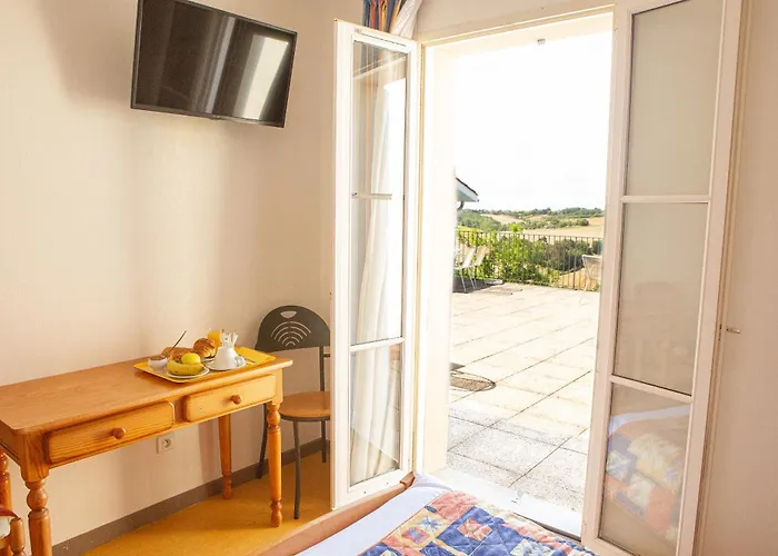 Logis - Le Relais Des Deux Vallees - Et Restaurant