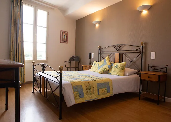 Logis - Le Relais Des Deux Vallees - Et Restaurant Hotel Salvagnac