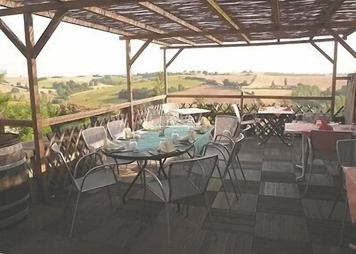 Logis - Le Relais Des Deux Vallees - Et Restaurant Hotel