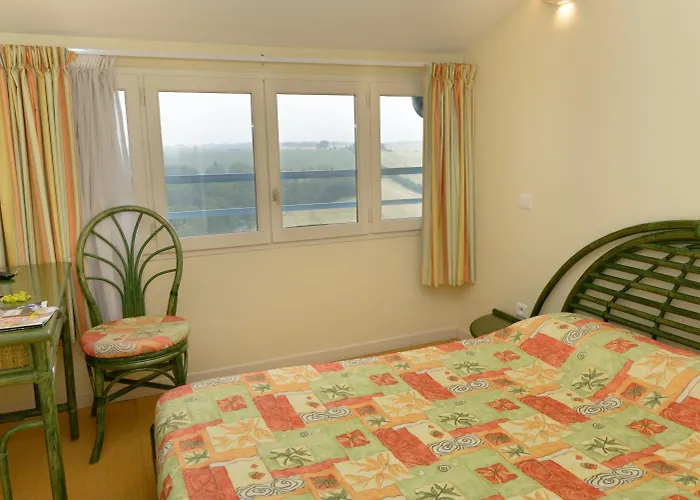 Logis - Le Relais Des Deux Vallees - Et Restaurant 2*