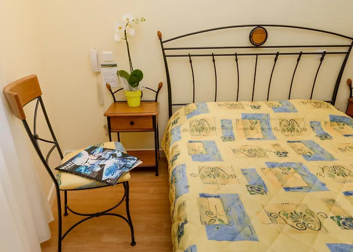 Logis - Le Relais Des Deux Vallees - Et Restaurant 2*